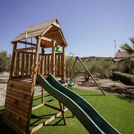 Lefkothea With Large Pool, Bbq & Playground Villa Adelianos Kampos