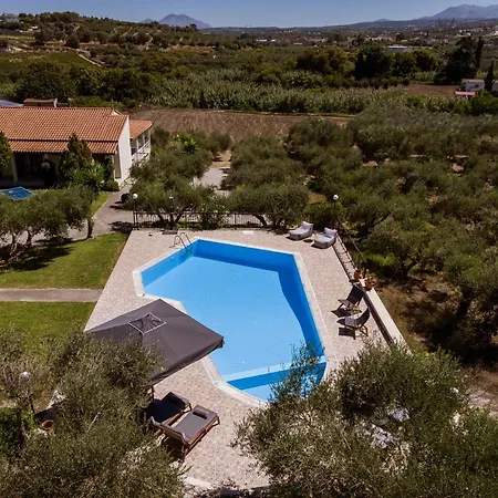 Lefkothea With Large Pool, Bbq & Playground