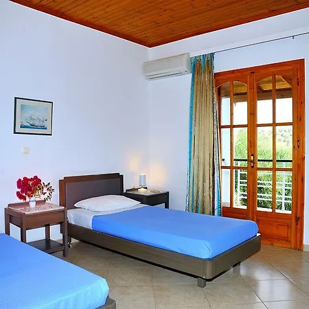 Lefkothea With Large Pool, Bbq & Playground Adelianos Kampos