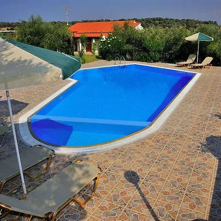 Villa Lefkothea With Large Pool, Bbq & Playground Adelianos Kampos