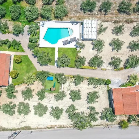 Villa Lefkothea With Large Pool, Bbq & Playground *