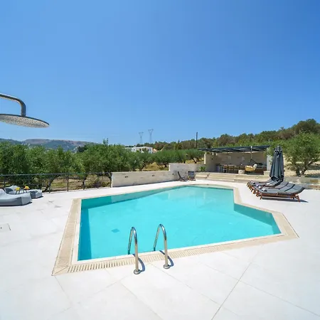 Lefkothea With Large Pool, Bbq & Playground Villa Adelianos Kampos