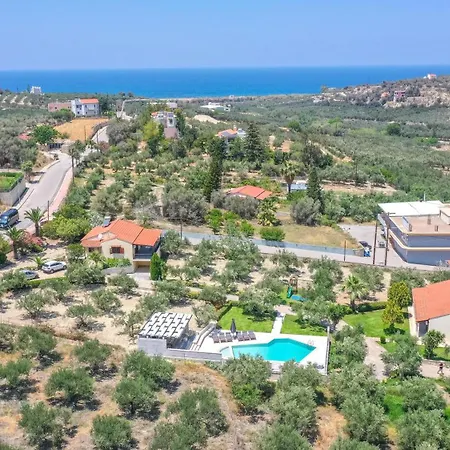 Villa Lefkothea With Large Pool, Bbq & Playground Adelianos Kampos