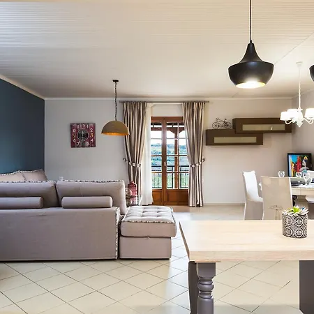 Lefkothea With Large Pool, Bbq & Playground *