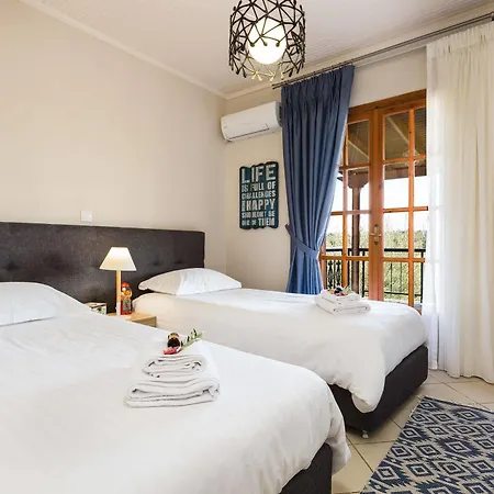 Lefkothea With Large Pool, Bbq & Playground Villa Adelianos Kampos