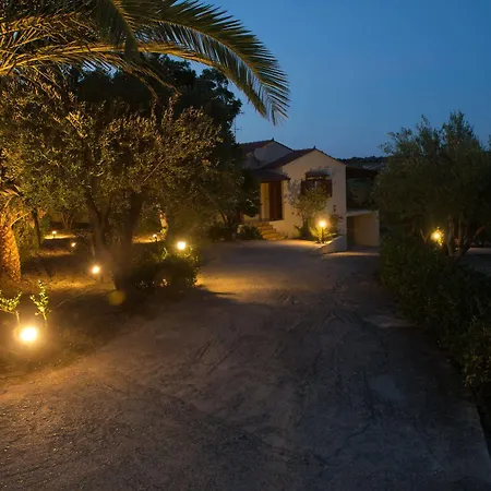 Lefkothea With Large Pool, Bbq & Playground *