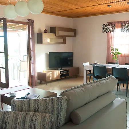 Villa Lefkothea With Large Pool, Bbq & Playground