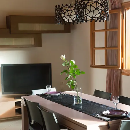 Lefkothea With Large Pool, Bbq & Playground * Adelianos Kampos
