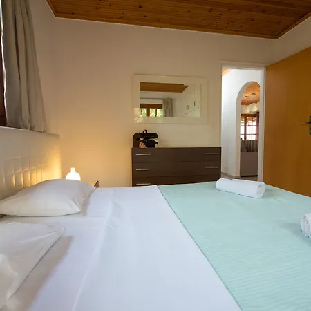 Lefkothea With Large Pool, Bbq & Playground *