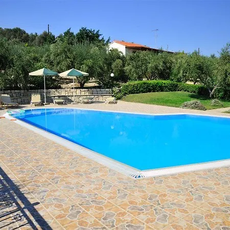 Lefkothea With Large Pool, Bbq & Playground *