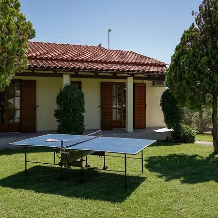 Lefkothea With Large Pool, Bbq & Playground Vilă *