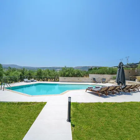 Lefkothea With Large Pool, Bbq & Playground