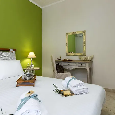 Lefkothea With Large Pool, Bbq & Playground * Adelianos Kampos